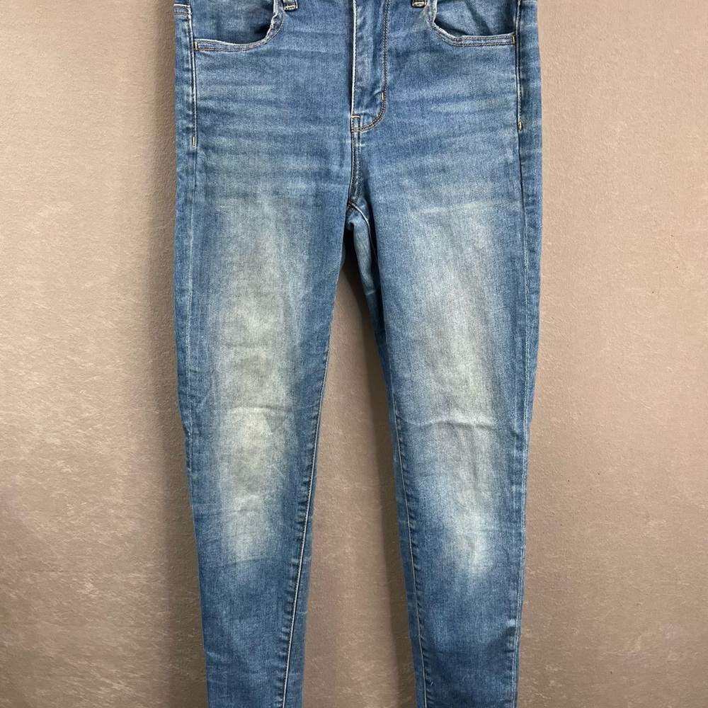 American Eagle Hi-Rise Jegging Size 6 Light Wash Stretch Skinny Jeans